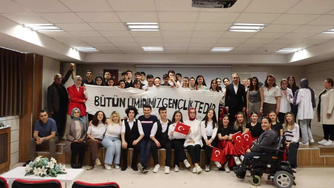 19 MAYIS COŞKUYLA KUTLANDI
